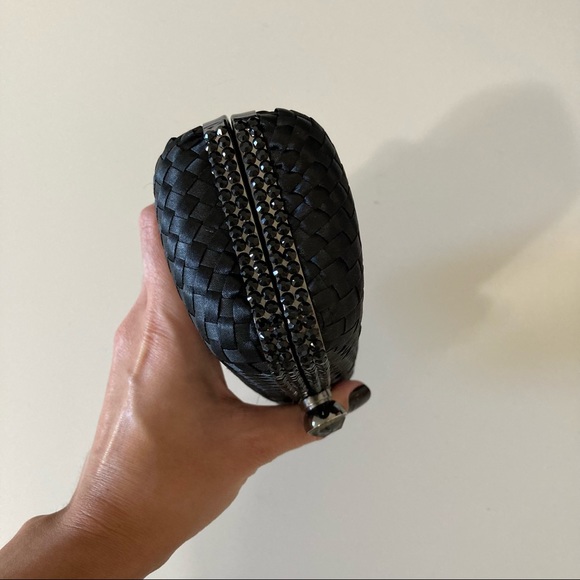 Intricate embellished clutch - Picture 10 of 13